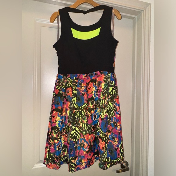 Marc New York Andrew Marc Watercolor Floral Halter Dress size 12 - Picture 3 of 13